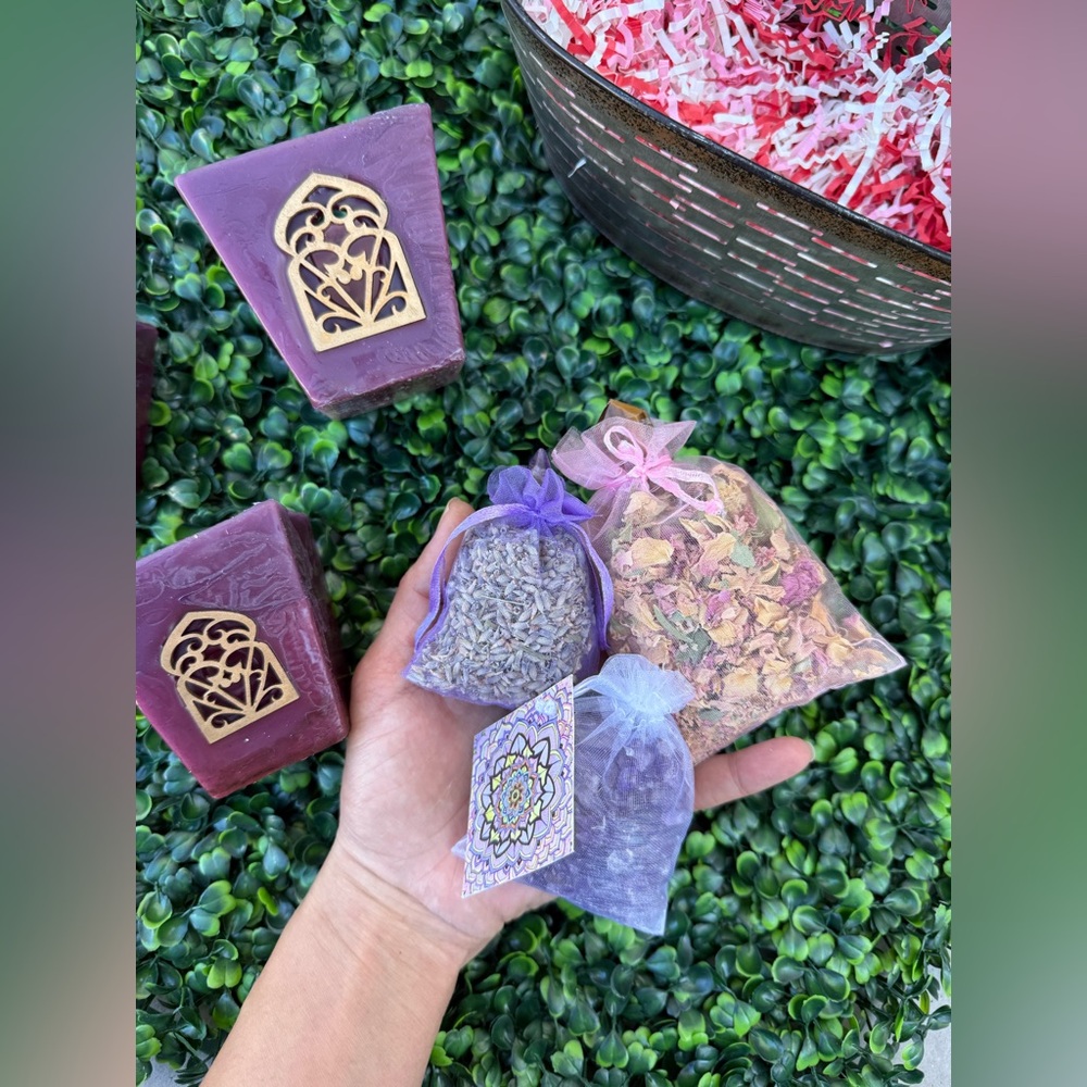 Botanical Wellness & Crystal Set | Rest • Love • Tranquility - Picture 5 of 10